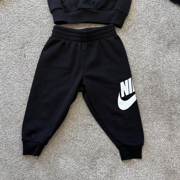 Nike- Boys 2-Piece Club Fleece Hoodie and Pants Set - Picture 4 of 7